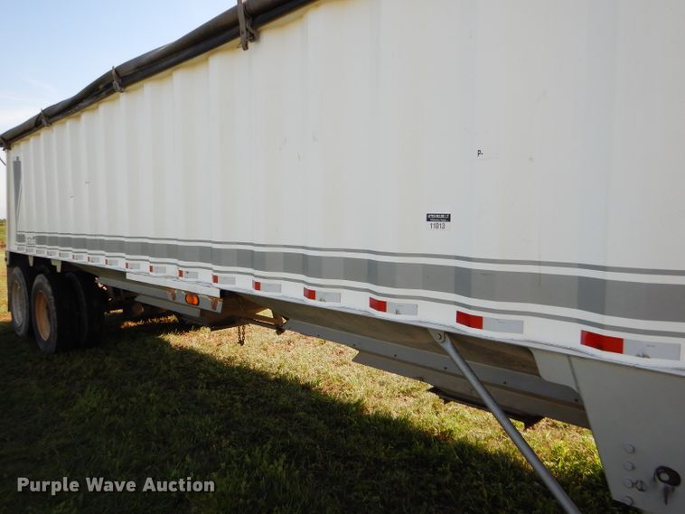 image for item DC5012 2005 Castleton double hopper bottom grain trailer