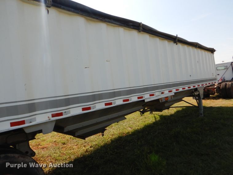 image for item DC5012 2005 Castleton double hopper bottom grain trailer