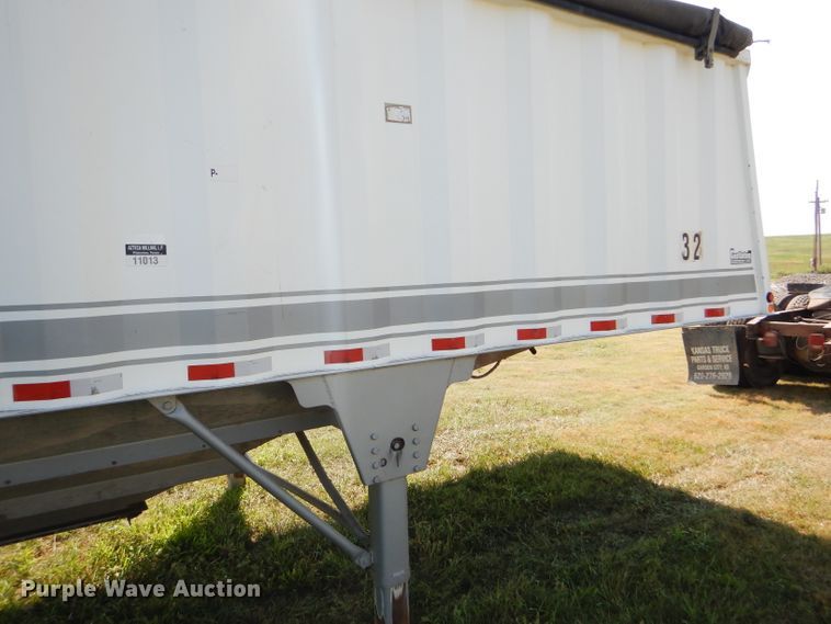 image for item DC5012 2005 Castleton double hopper bottom grain trailer