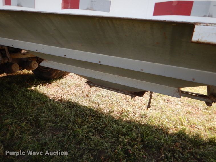 image for item DC5012 2005 Castleton double hopper bottom grain trailer
