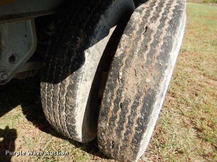 image for item DC5012 2005 Castleton double hopper bottom grain trailer