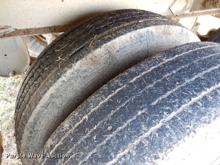 image for item DC5012 2005 Castleton double hopper bottom grain trailer