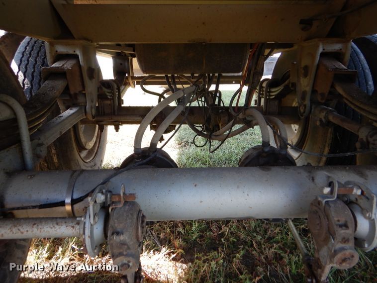 image for item DC5012 2005 Castleton double hopper bottom grain trailer