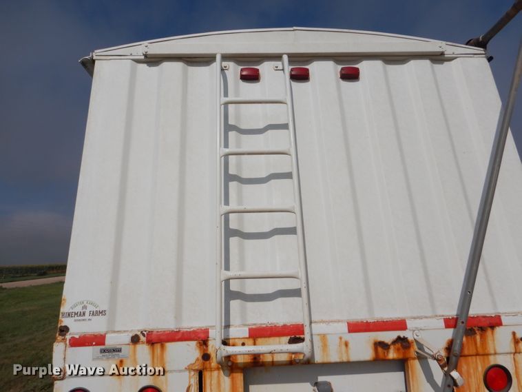 image for item DC5013 1997 Jet double hopper bottom grain trailer