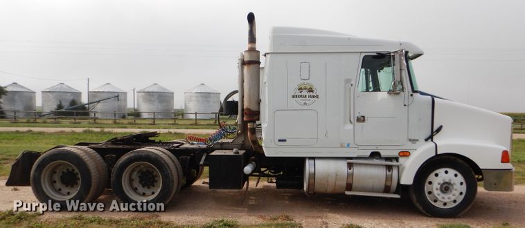 image for item DC5014 1997 Volvo WIA semi truck