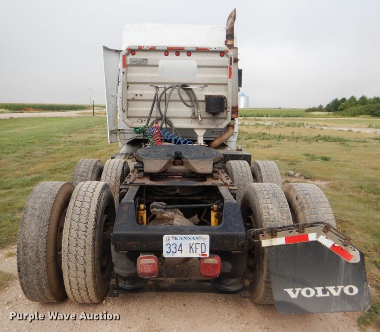 image for item DC5014 1997 Volvo WIA semi truck