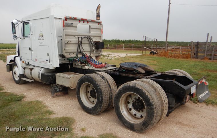 image for item DC5014 1997 Volvo WIA semi truck
