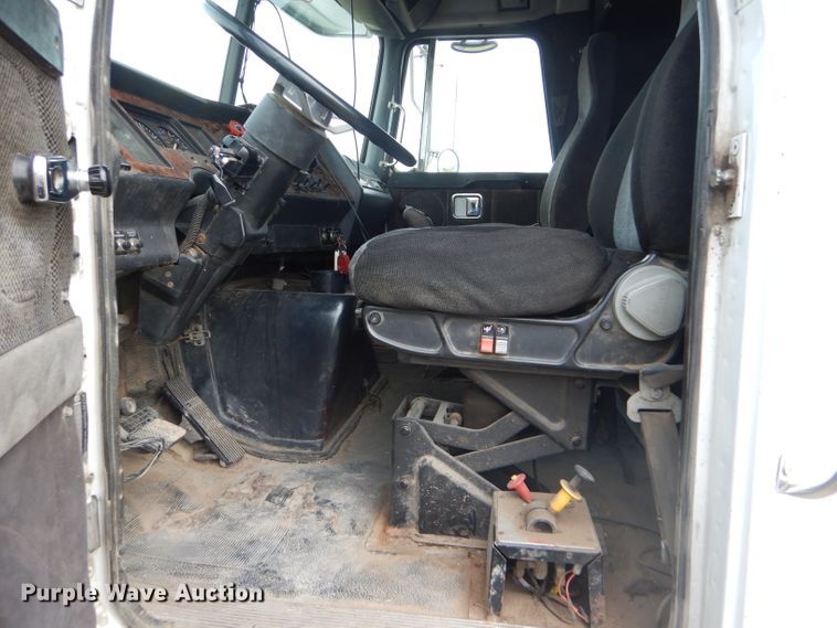 image for item DC5014 1997 Volvo WIA semi truck