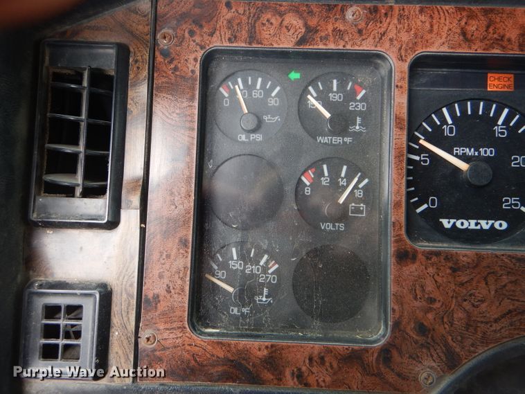 image for item DC5014 1997 Volvo WIA semi truck