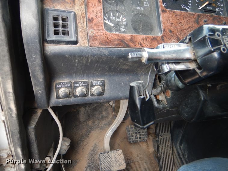 image for item DC5014 1997 Volvo WIA semi truck