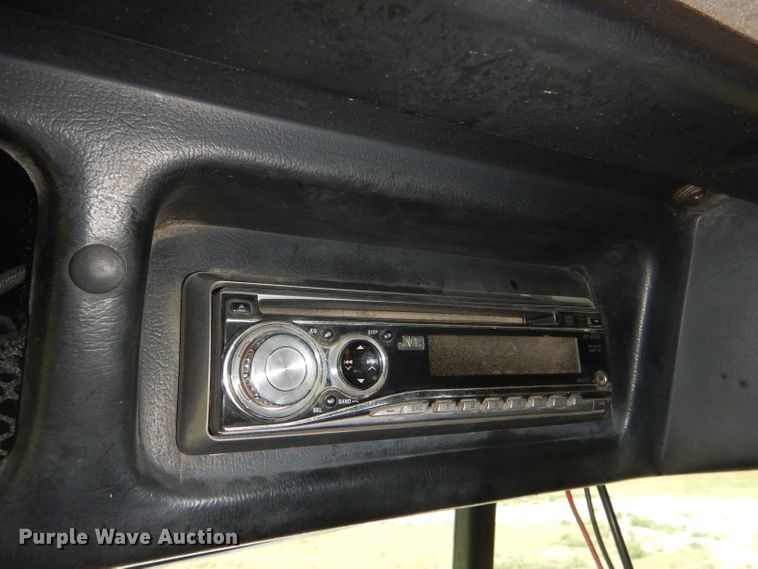 image for item DC5014 1997 Volvo WIA semi truck