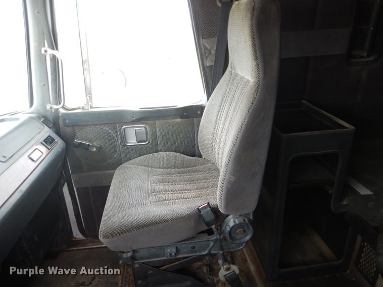 image for item DC5014 1997 Volvo WIA semi truck