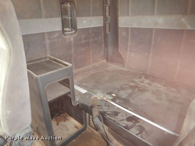 image for item DC5014 1997 Volvo WIA semi truck