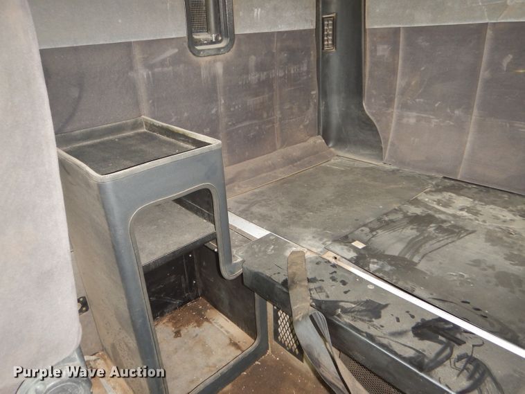 image for item DC5014 1997 Volvo WIA semi truck