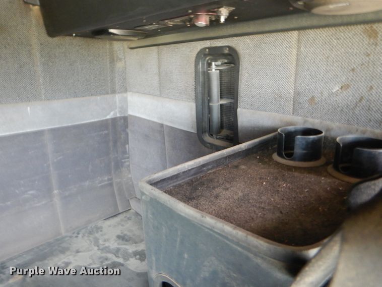 image for item DC5014 1997 Volvo WIA semi truck