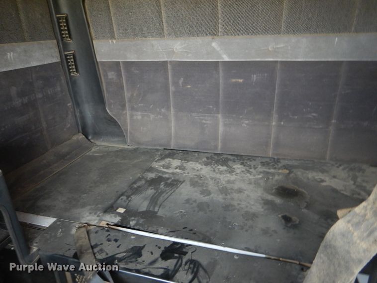 image for item DC5014 1997 Volvo WIA semi truck