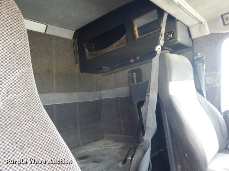 image for item DC5014 1997 Volvo WIA semi truck