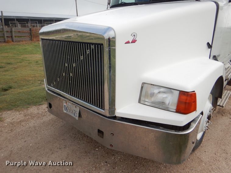 image for item DC5014 1997 Volvo WIA semi truck