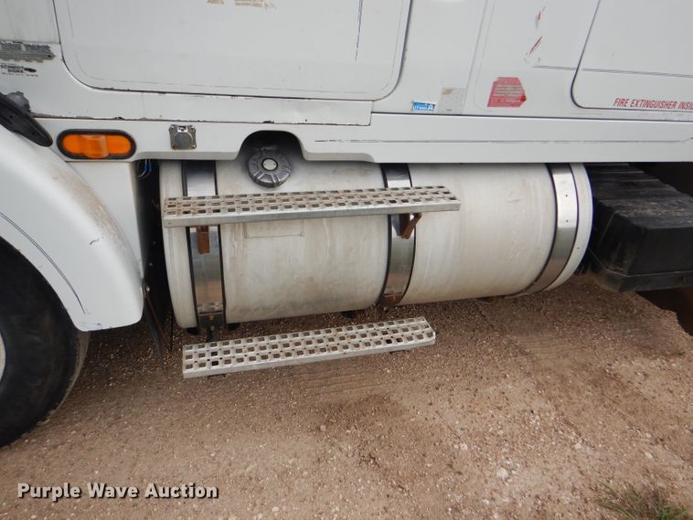 image for item DC5014 1997 Volvo WIA semi truck