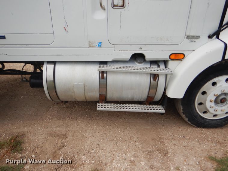 image for item DC5014 1997 Volvo WIA semi truck