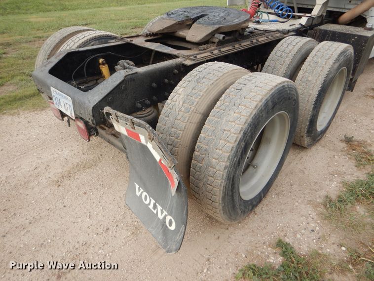 image for item DC5014 1997 Volvo WIA semi truck