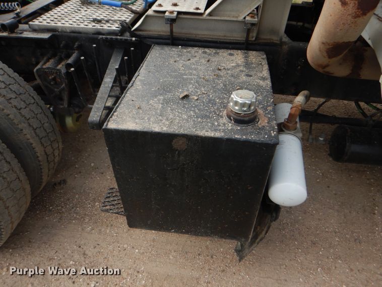 image for item DC5014 1997 Volvo WIA semi truck