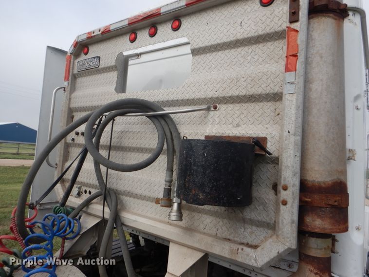 image for item DC5014 1997 Volvo WIA semi truck