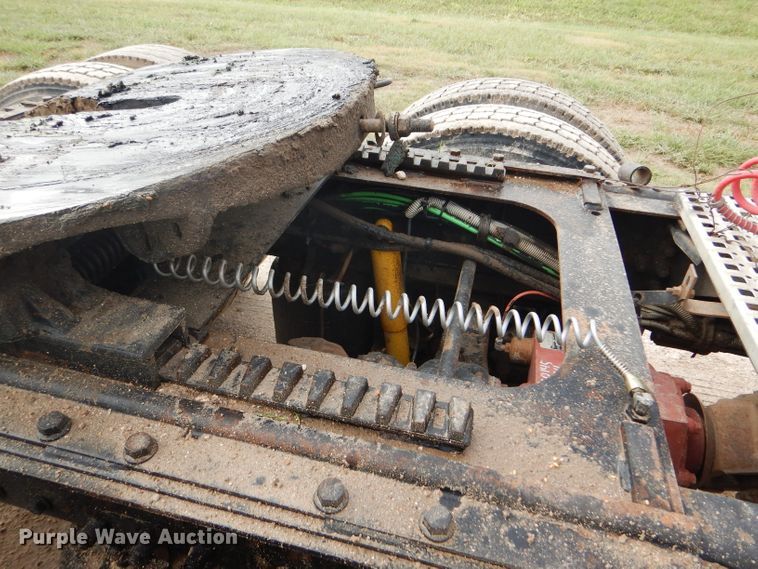 image for item DC5014 1997 Volvo WIA semi truck