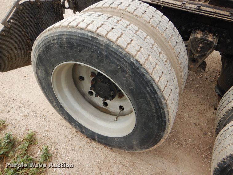 image for item DC5014 1997 Volvo WIA semi truck