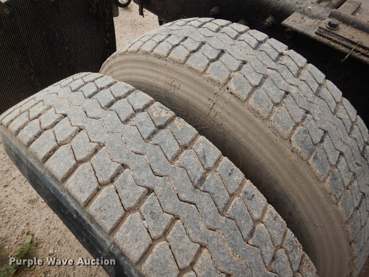 image for item DC5014 1997 Volvo WIA semi truck