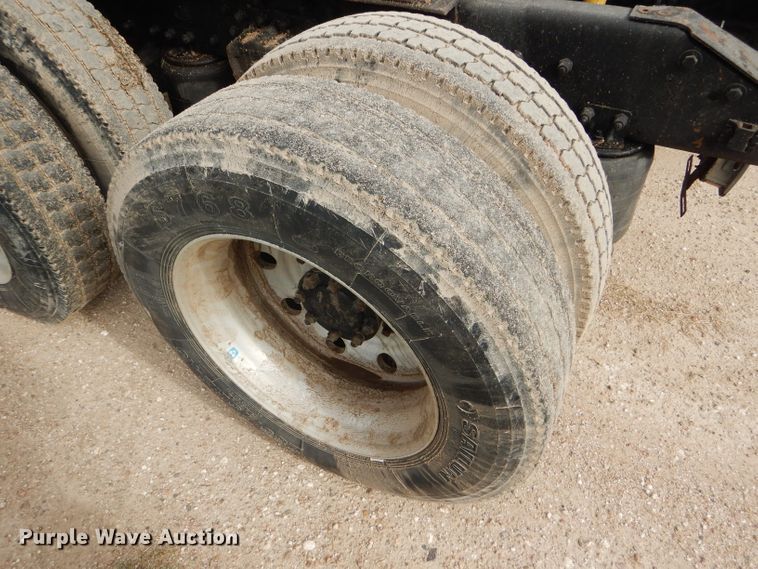 image for item DC5014 1997 Volvo WIA semi truck