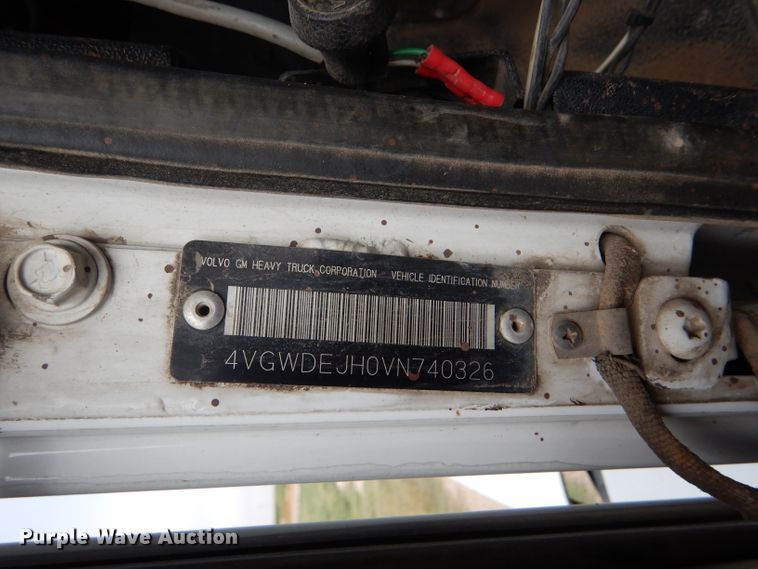 image for item DC5014 1997 Volvo WIA semi truck