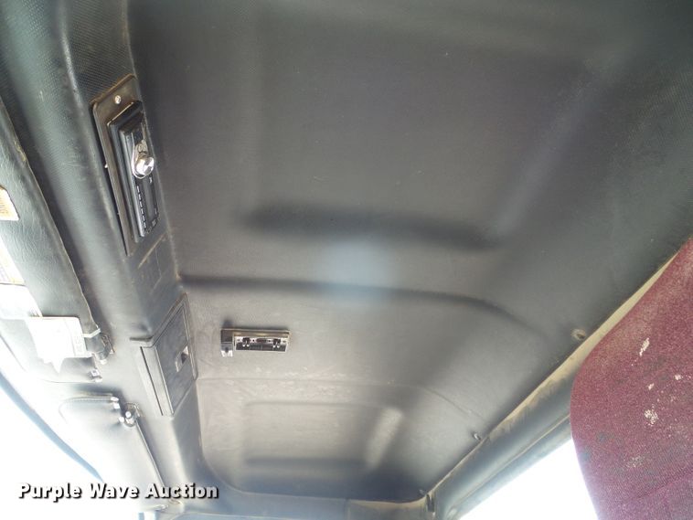 image for item DC5062 1999 Mack vacuum truck