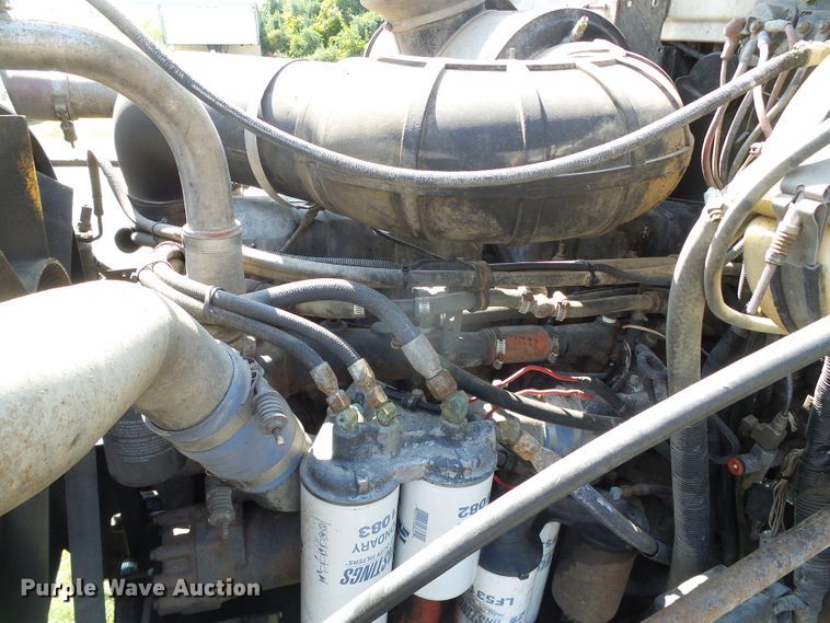 image for item DC5062 1999 Mack vacuum truck