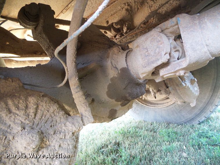 image for item DC5062 1999 Mack vacuum truck