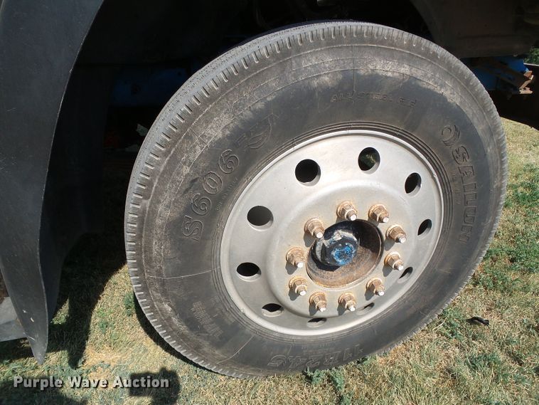 image for item DC5062 1999 Mack vacuum truck