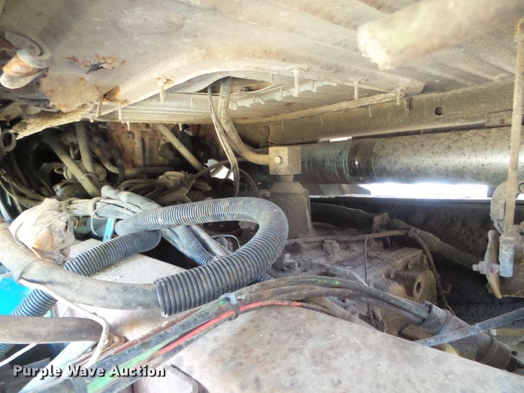 image for item DC5062 1999 Mack vacuum truck