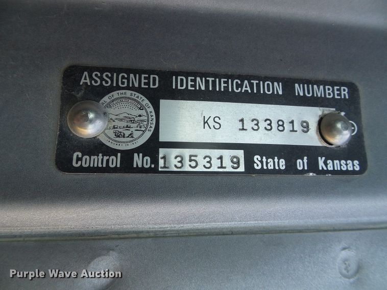 image for item DC5062 1999 Mack vacuum truck