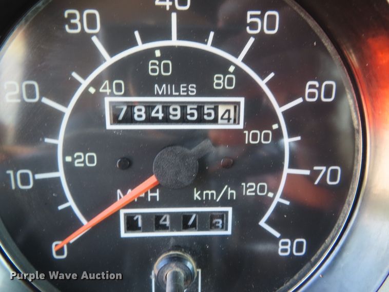 image for item DD6370 2001 Kenworth T800 semi truck