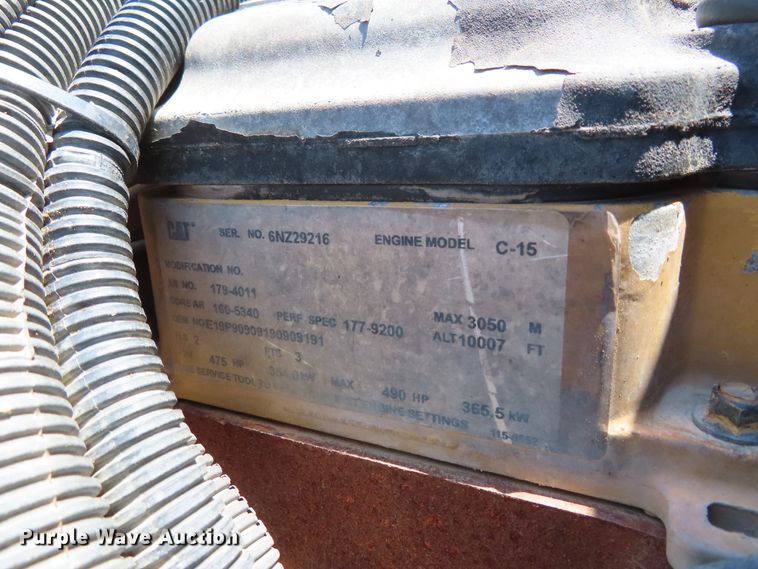 image for item DD6370 2001 Kenworth T800 semi truck