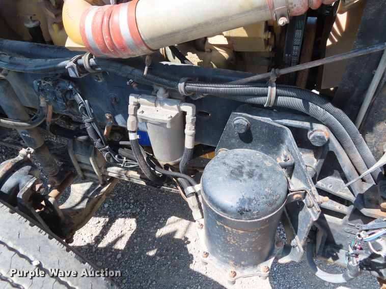 image for item DD6370 2001 Kenworth T800 semi truck