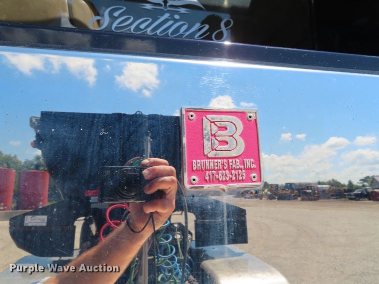 image for item DD6370 2001 Kenworth T800 semi truck