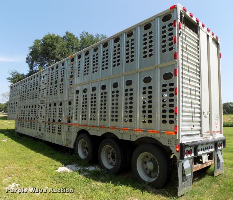 image for item DE7755 1997 Wilson PSDCL-302CL livestock trailer