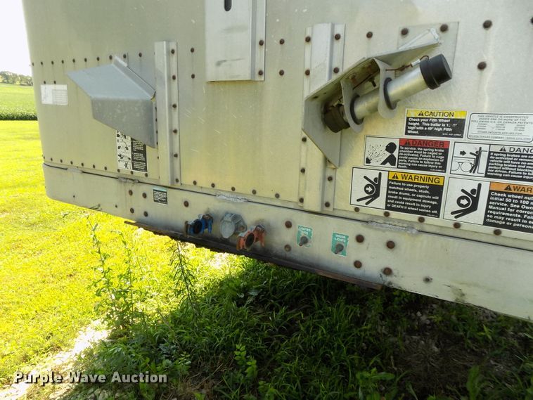 image for item DE7755 1997 Wilson PSDCL-302CL livestock trailer