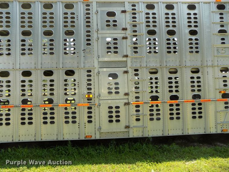 image for item DE7755 1997 Wilson PSDCL-302CL livestock trailer