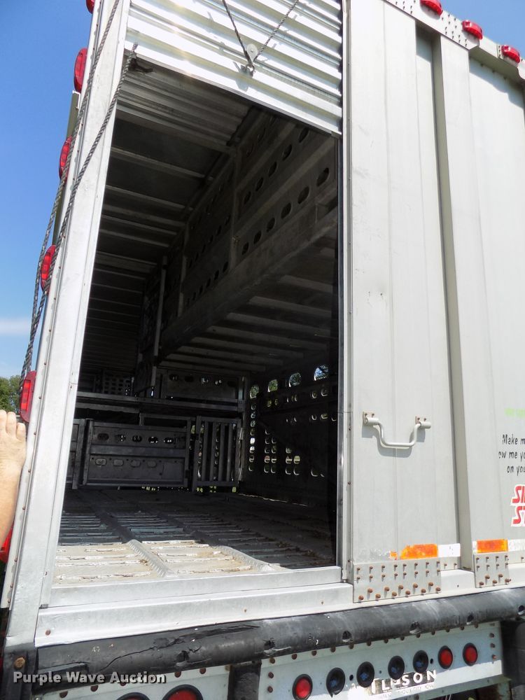 image for item DE7755 1997 Wilson PSDCL-302CL livestock trailer