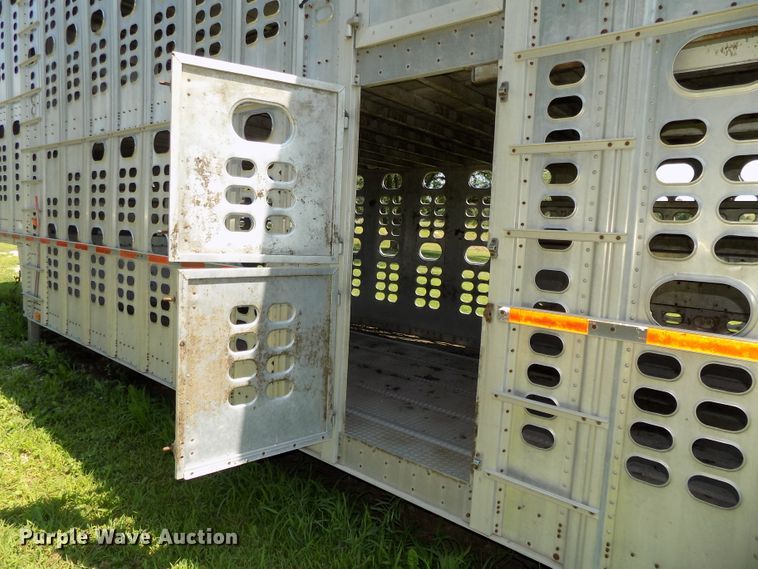 image for item DE7755 1997 Wilson PSDCL-302CL livestock trailer