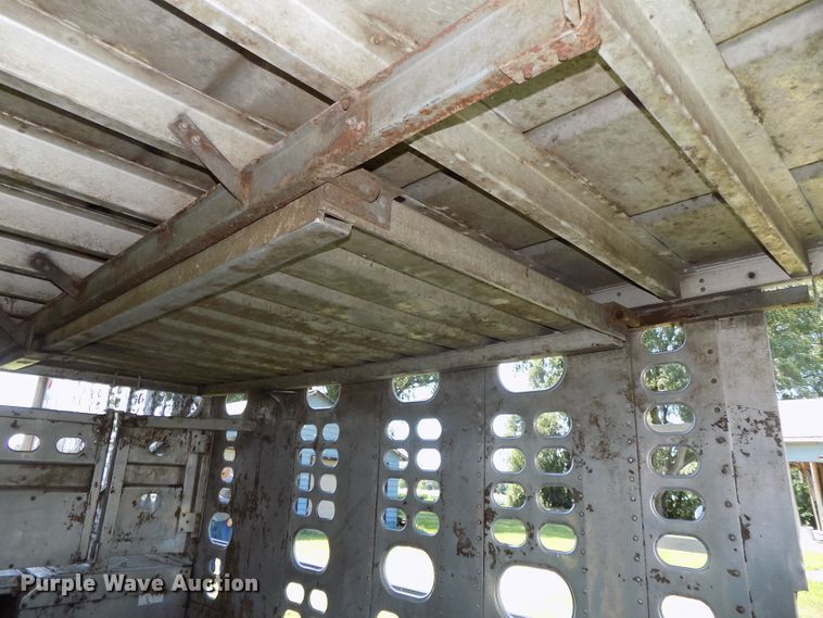 image for item DE7755 1997 Wilson PSDCL-302CL livestock trailer