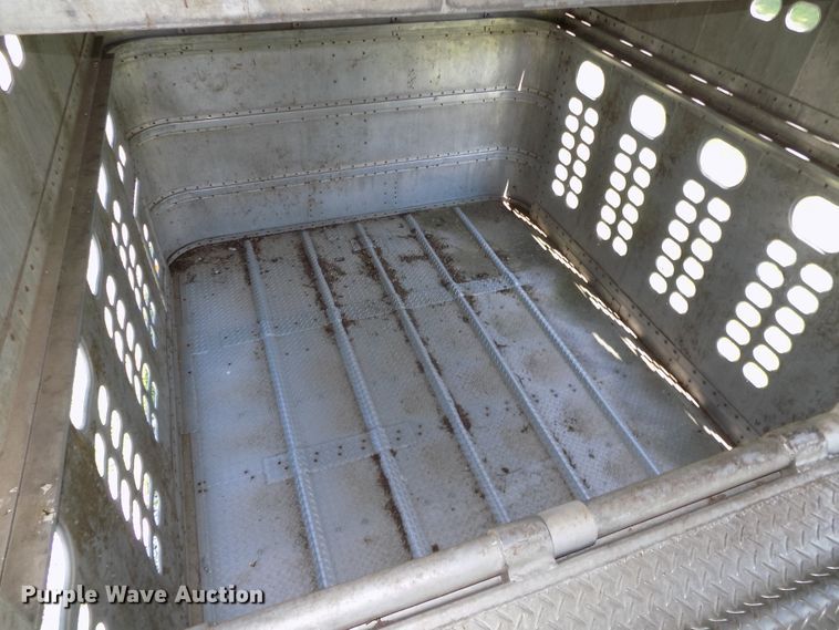 image for item DE7755 1997 Wilson PSDCL-302CL livestock trailer