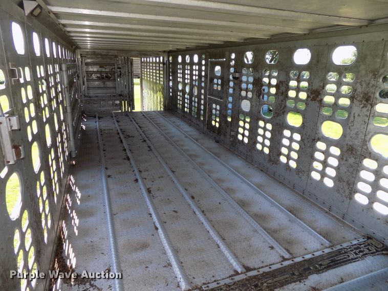 image for item DE7755 1997 Wilson PSDCL-302CL livestock trailer